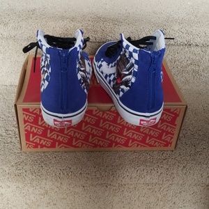 متشكك يقطع الشرطي jurassic park vans 